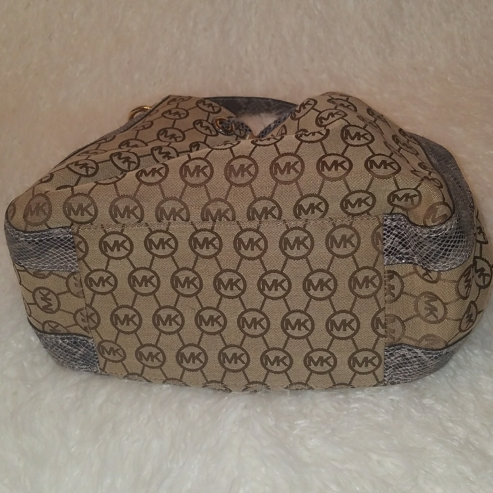 ♦️SOLD♦️NWT Michael Kors bag - Picture 3 of 6